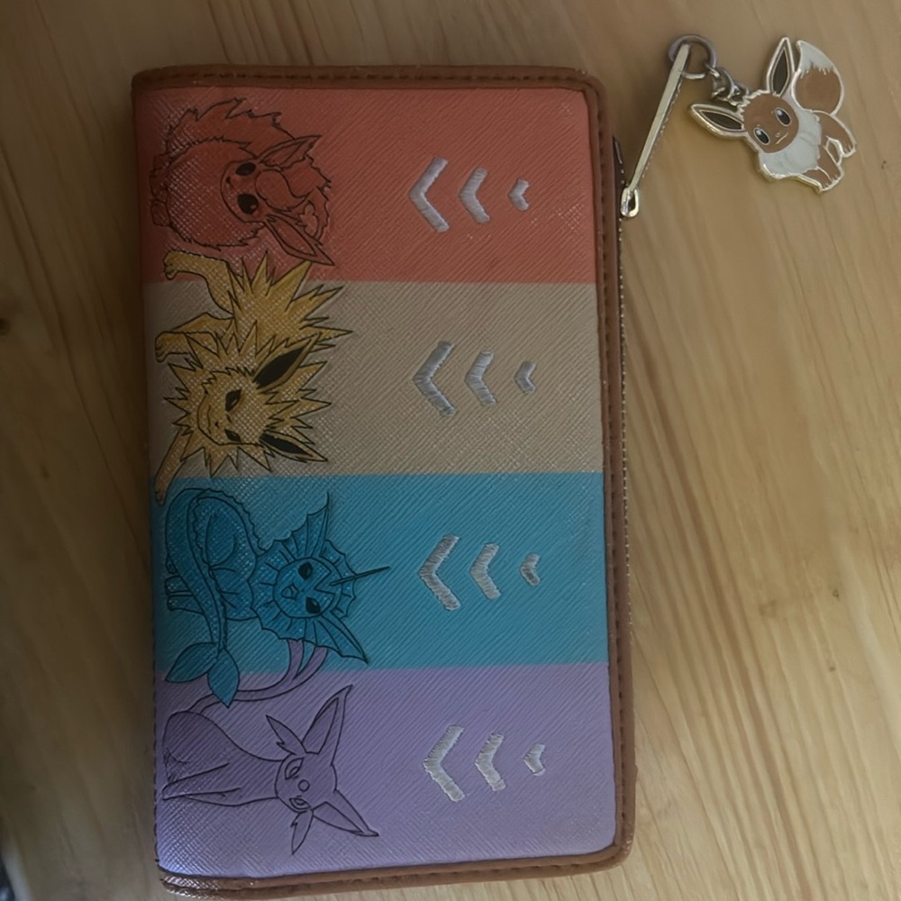 Loungefly Eeveeloutions long bifold wallet